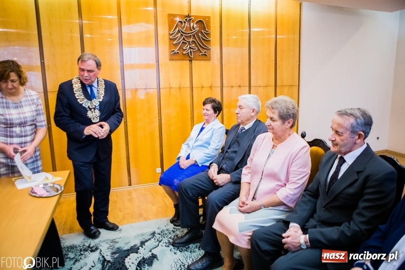 Zdjęcie w galerii na portalu naszraciborz.pl: Trwajcie razem w radości i smutkach. Złote Gody w Pietrowicach Wielkich wiadomości z regionu