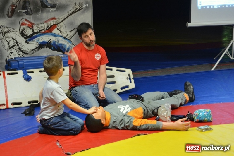 Zdjęcie w galerii na portalu naszraciborz.pl: Zajęcia profilaktyczne w klubie Łamator wiadomości z regionu