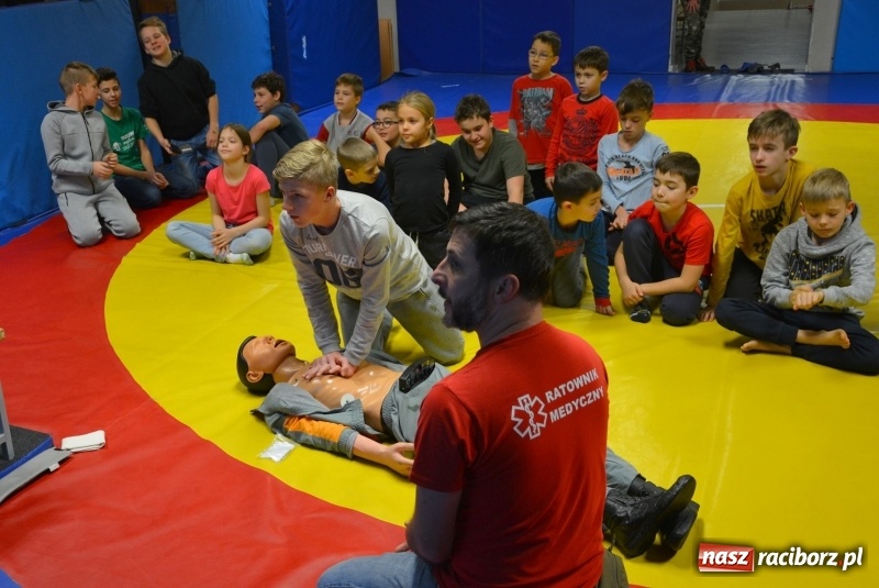 Zdjęcie w galerii na portalu naszraciborz.pl: Zajęcia profilaktyczne w klubie Łamator wiadomości z regionu