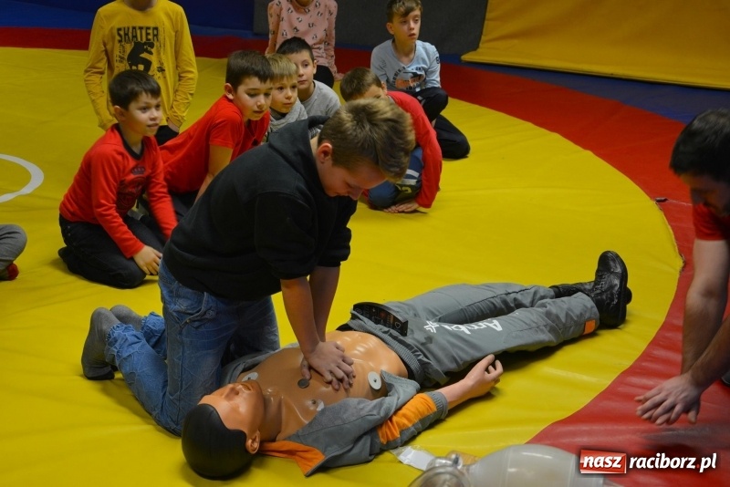 Zdjęcie w galerii na portalu naszraciborz.pl: Zajęcia profilaktyczne w klubie Łamator wiadomości z regionu