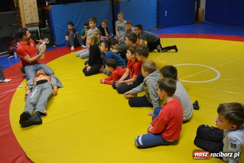 Zdjęcie w galerii na portalu naszraciborz.pl: Zajęcia profilaktyczne w klubie Łamator wiadomości z regionu
