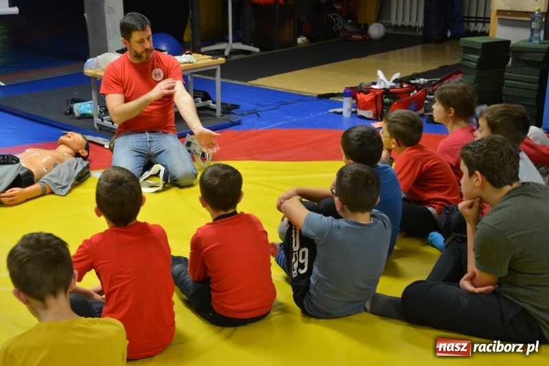 Zdjęcie w galerii na portalu naszraciborz.pl: Zajęcia profilaktyczne w klubie Łamator wiadomości z regionu