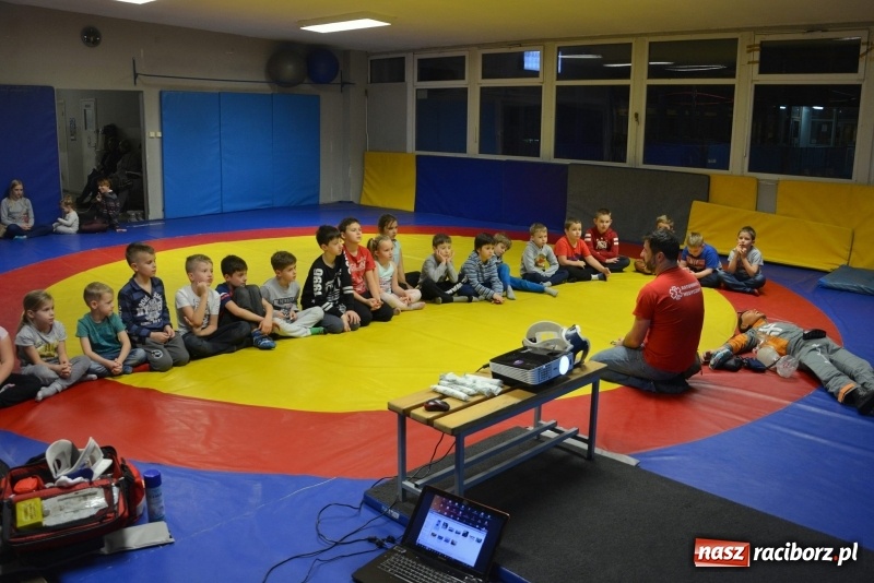 Zdjęcie w galerii na portalu naszraciborz.pl: Zajęcia profilaktyczne w klubie Łamator wiadomości z regionu