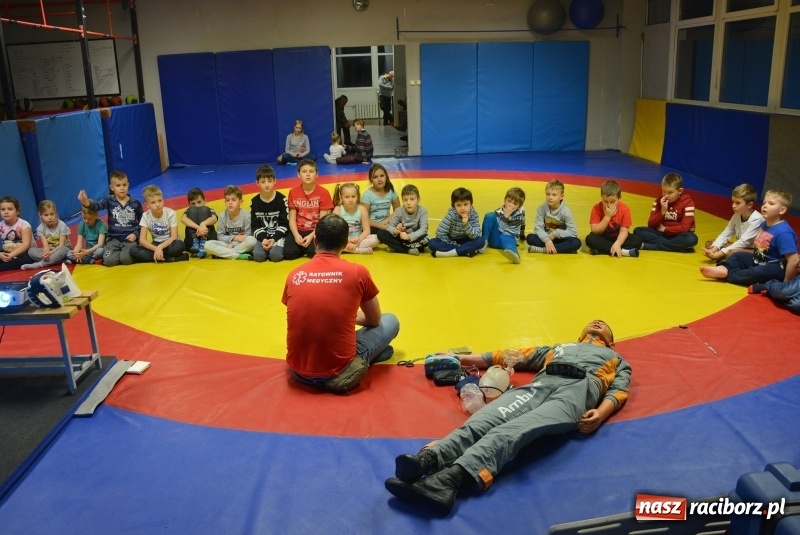 Zdjęcie w galerii na portalu naszraciborz.pl: Zajęcia profilaktyczne w klubie Łamator wiadomości z regionu