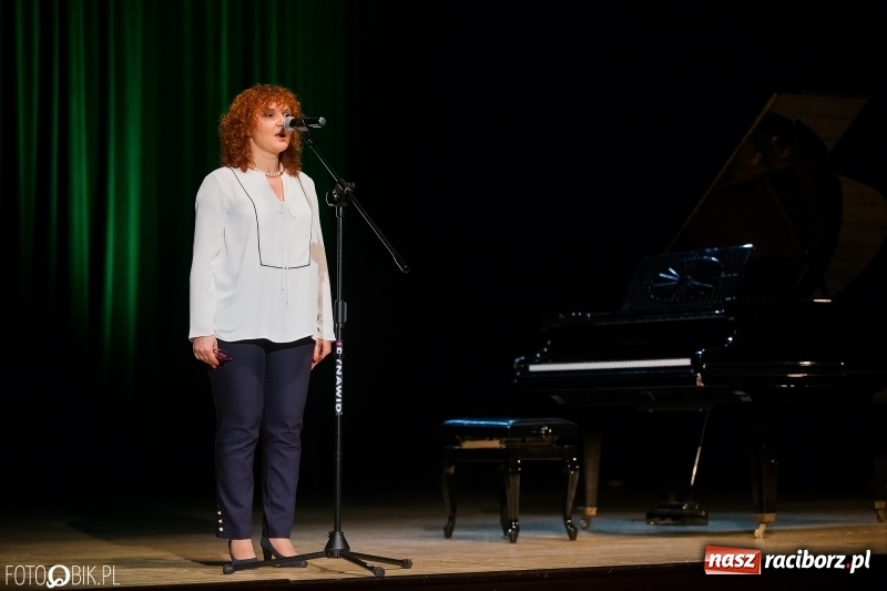 Zdjęcie w galerii na portalu naszraciborz.pl: Niebiański głos na deskach sceny RCK wiadomości z regionu