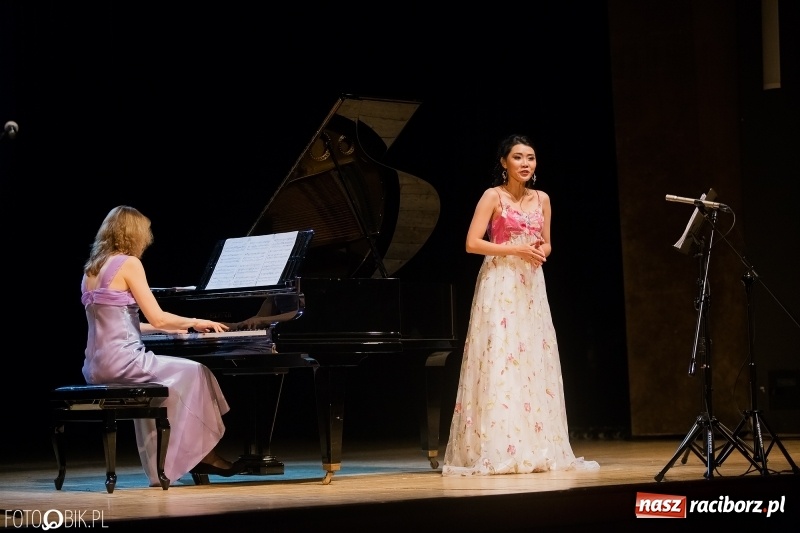 Zdjęcie w galerii na portalu naszraciborz.pl: Niebiański głos na deskach sceny RCK wiadomości z regionu