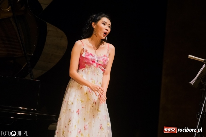 Zdjęcie w galerii na portalu naszraciborz.pl: Niebiański głos na deskach sceny RCK wiadomości z regionu