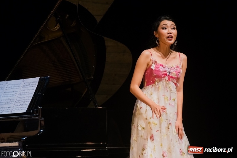 Zdjęcie w galerii na portalu naszraciborz.pl: Niebiański głos na deskach sceny RCK wiadomości z regionu