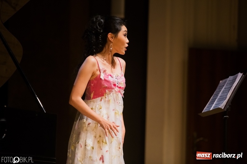 Zdjęcie w galerii na portalu naszraciborz.pl: Niebiański głos na deskach sceny RCK wiadomości z regionu