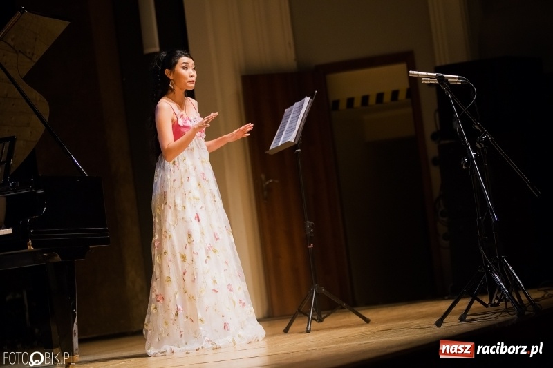 Zdjęcie w galerii na portalu naszraciborz.pl: Niebiański głos na deskach sceny RCK wiadomości z regionu