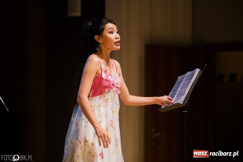 Zdjęcie w galerii na portalu naszraciborz.pl: Niebiański głos na deskach sceny RCK wiadomości z regionu