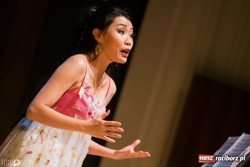 Zdjęcie w galerii na portalu naszraciborz.pl: Niebiański głos na deskach sceny RCK wiadomości z regionu