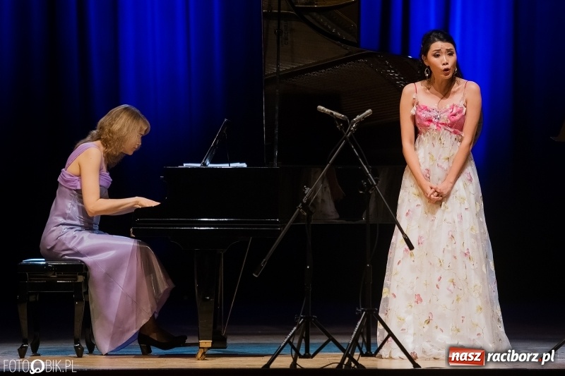 Zdjęcie w galerii na portalu naszraciborz.pl: Niebiański głos na deskach sceny RCK wiadomości z regionu