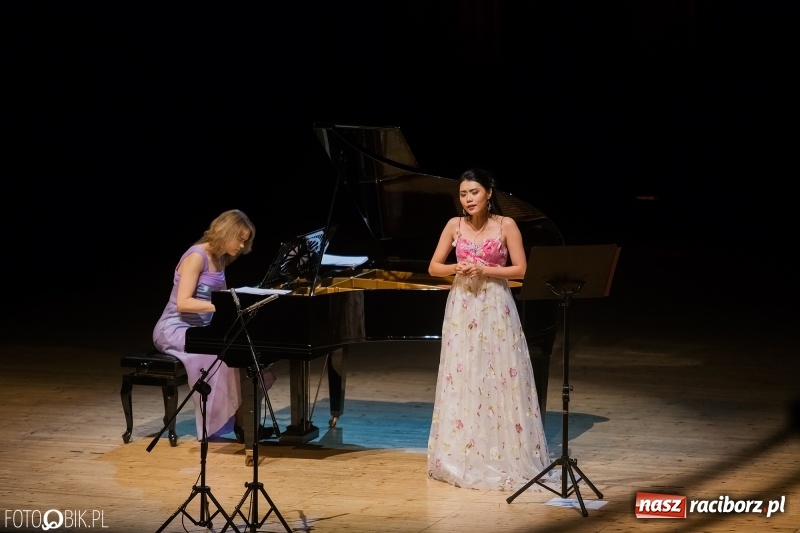 Zdjęcie w galerii na portalu naszraciborz.pl: Niebiański głos na deskach sceny RCK wiadomości z regionu