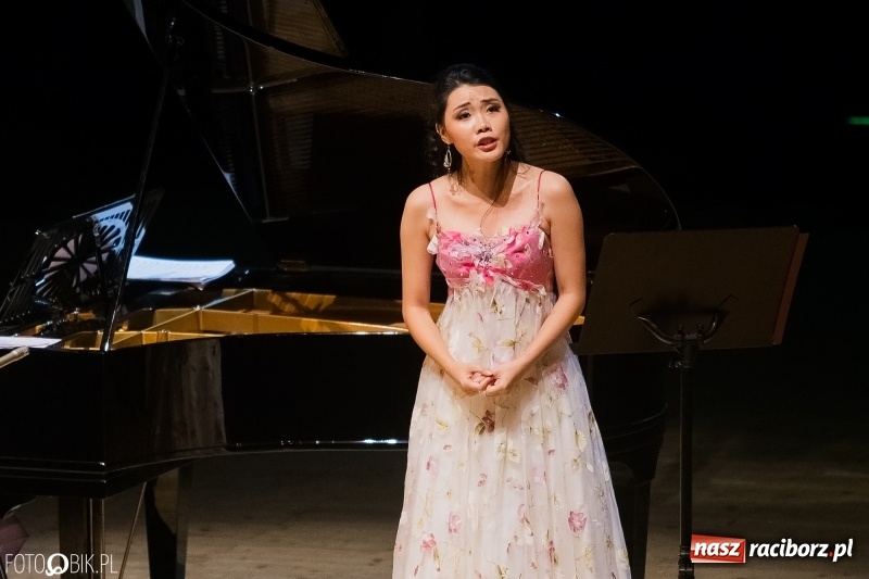 Zdjęcie w galerii na portalu naszraciborz.pl: Niebiański głos na deskach sceny RCK wiadomości z regionu