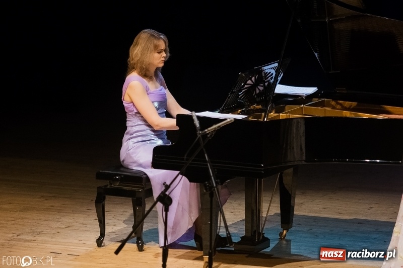 Zdjęcie w galerii na portalu naszraciborz.pl: Niebiański głos na deskach sceny RCK wiadomości z regionu