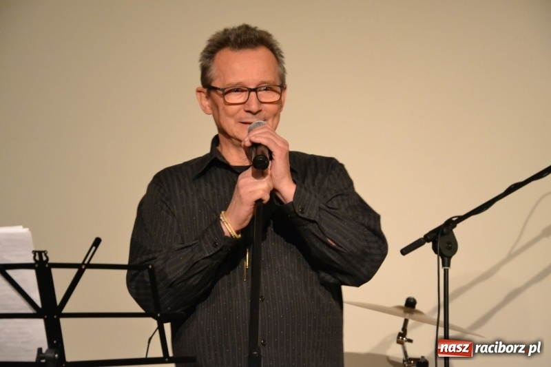 Zdjęcie w galerii na portalu naszraciborz.pl: Andrzejki z zespołem 60 PLUS na zamku za nami  wiadomości z regionu