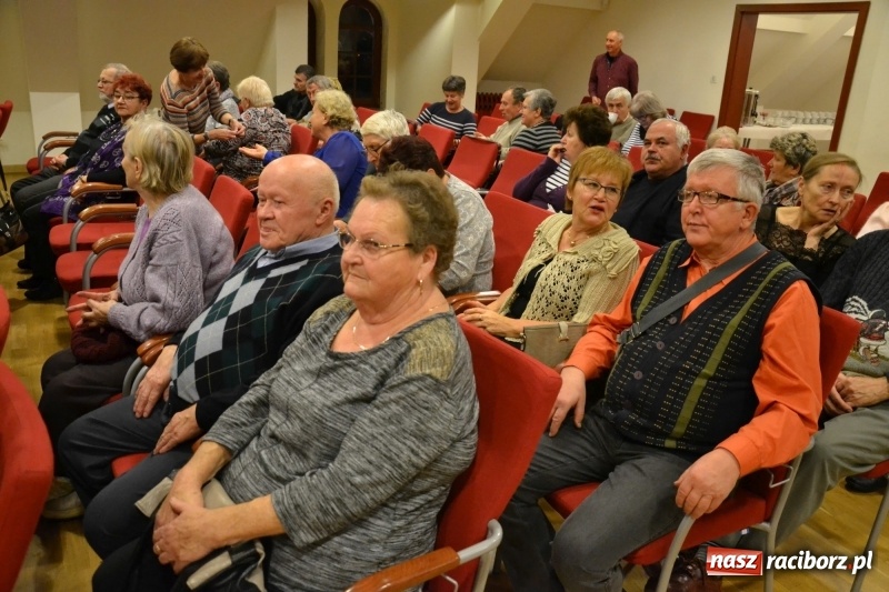 Zdjęcie w galerii na portalu naszraciborz.pl: Andrzejki z zespołem 60 PLUS na zamku za nami  wiadomości z regionu