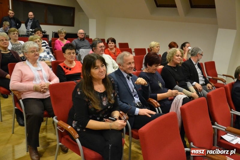 Zdjęcie w galerii na portalu naszraciborz.pl: Andrzejki z zespołem 60 PLUS na zamku za nami  wiadomości z regionu