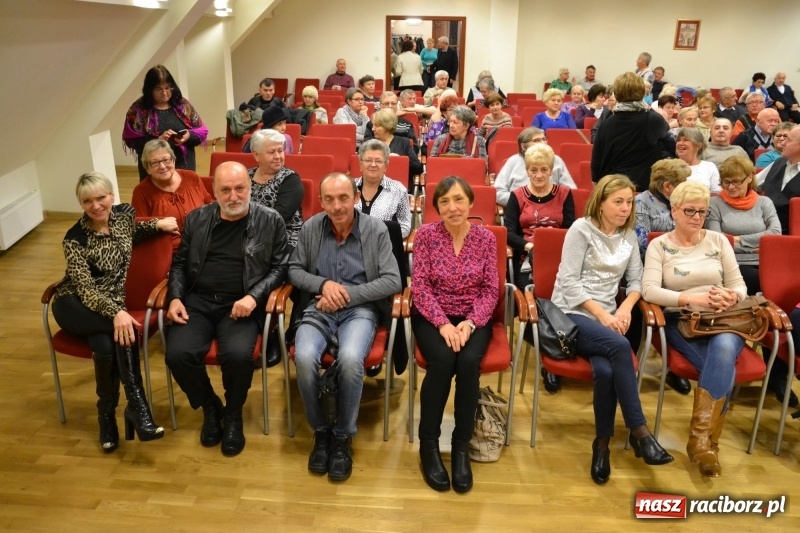 Zdjęcie w galerii na portalu naszraciborz.pl: Andrzejki z zespołem 60 PLUS na zamku za nami  wiadomości z regionu