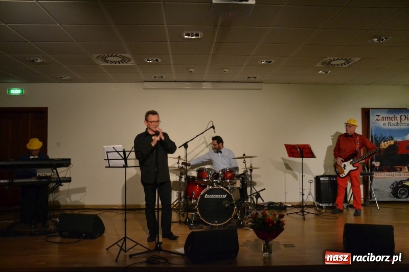 Zdjęcie w galerii na portalu naszraciborz.pl: Andrzejki z zespołem 60 PLUS na zamku za nami  wiadomości z regionu