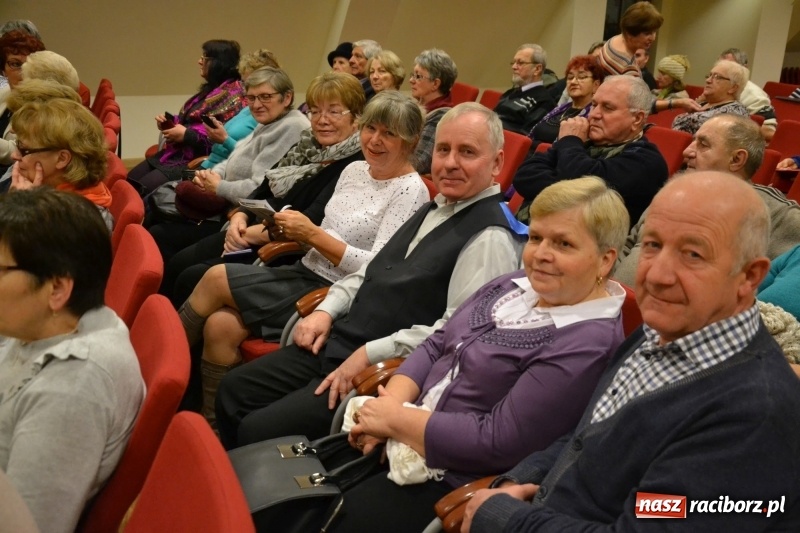 Zdjęcie w galerii na portalu naszraciborz.pl: Andrzejki z zespołem 60 PLUS na zamku za nami  wiadomości z regionu