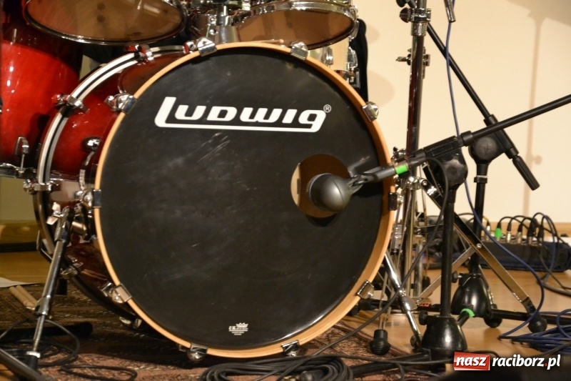 Zdjęcie w galerii na portalu naszraciborz.pl: Andrzejki z zespołem 60 PLUS na zamku za nami  wiadomości z regionu