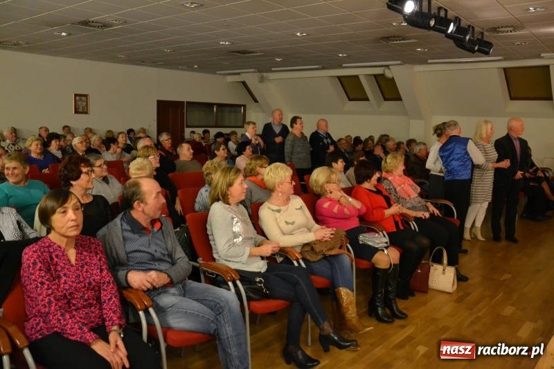 Zdjęcie w galerii na portalu naszraciborz.pl: Andrzejki z zespołem 60 PLUS na zamku za nami  wiadomości z regionu