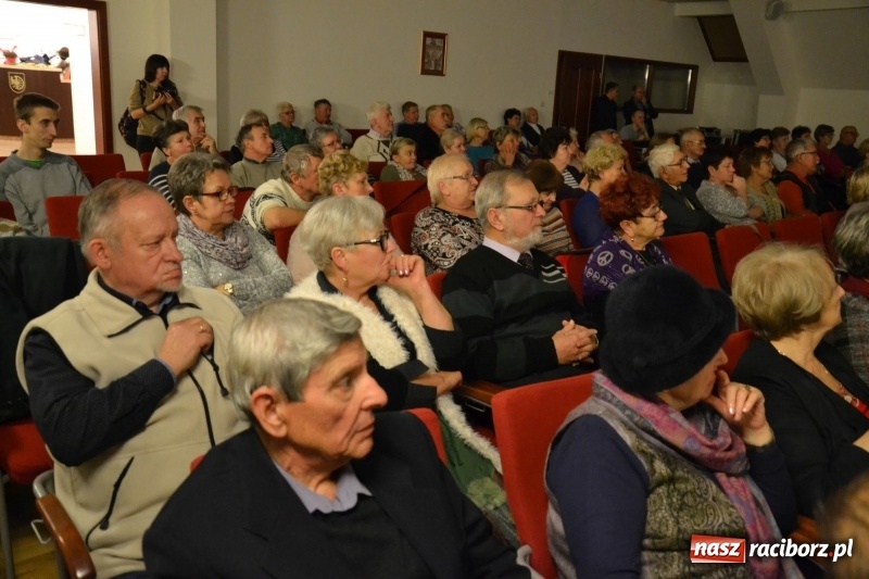 Zdjęcie w galerii na portalu naszraciborz.pl: Andrzejki z zespołem 60 PLUS na zamku za nami  wiadomości z regionu