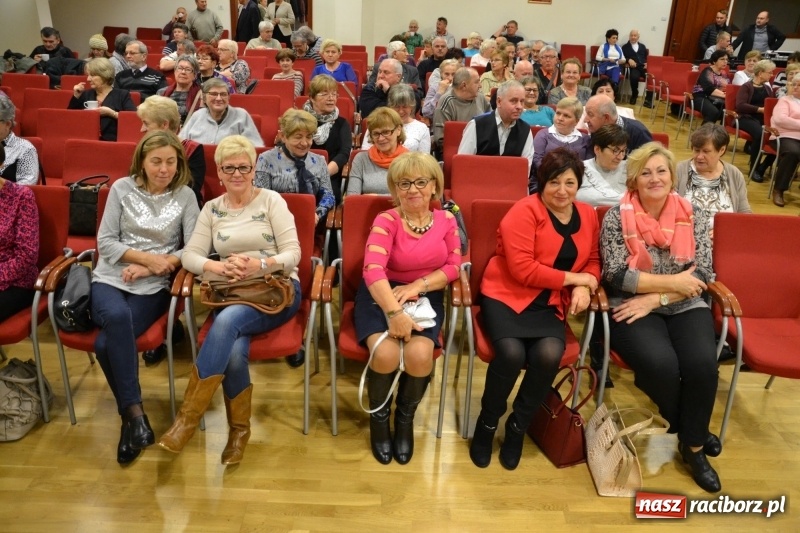 Zdjęcie w galerii na portalu naszraciborz.pl: Andrzejki z zespołem 60 PLUS na zamku za nami  wiadomości z regionu