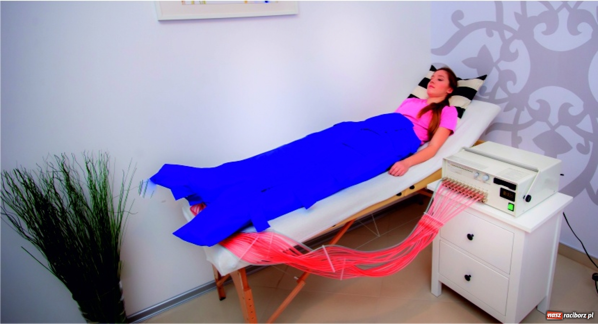 Zdjęcie w galerii na portalu naszraciborz.pl: Mikołajkowa promocja grudniowa w STUDIO FIGURA! wiadomości z regionu