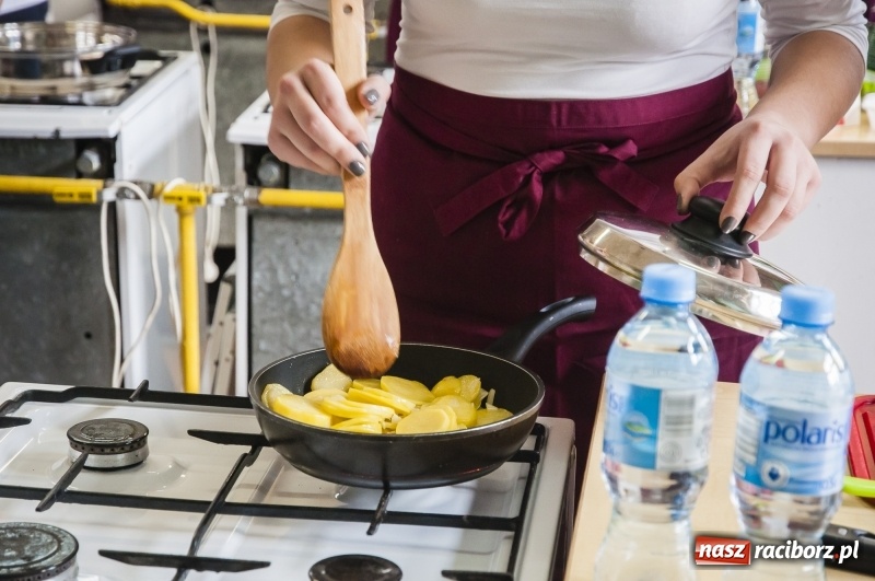 Zdjęcie w galerii na portalu naszraciborz.pl: Kuchnia hiszpańska gościła w CKZiU numer 1 wiadomości z regionu