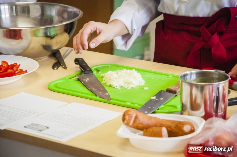 Zdjęcie w galerii na portalu naszraciborz.pl: Kuchnia hiszpańska gościła w CKZiU numer 1 wiadomości z regionu