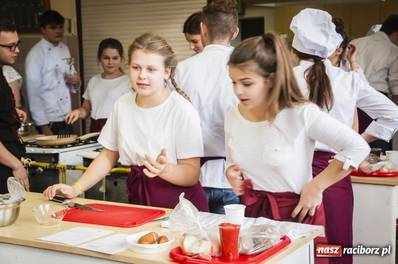 Zdjęcie w galerii na portalu naszraciborz.pl: Kuchnia hiszpańska gościła w CKZiU numer 1 wiadomości z regionu