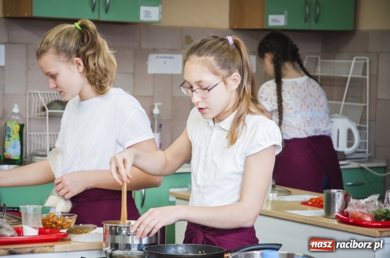 Zdjęcie w galerii na portalu naszraciborz.pl: Kuchnia hiszpańska gościła w CKZiU numer 1 wiadomości z regionu