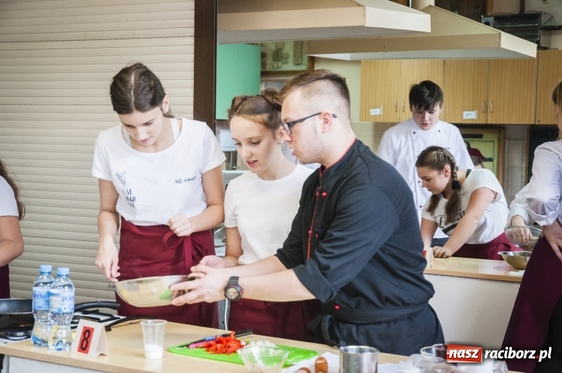 Zdjęcie w galerii na portalu naszraciborz.pl: Kuchnia hiszpańska gościła w CKZiU numer 1 wiadomości z regionu
