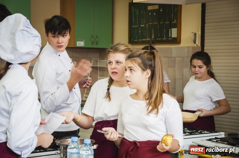 Zdjęcie w galerii na portalu naszraciborz.pl: Kuchnia hiszpańska gościła w CKZiU numer 1 wiadomości z regionu