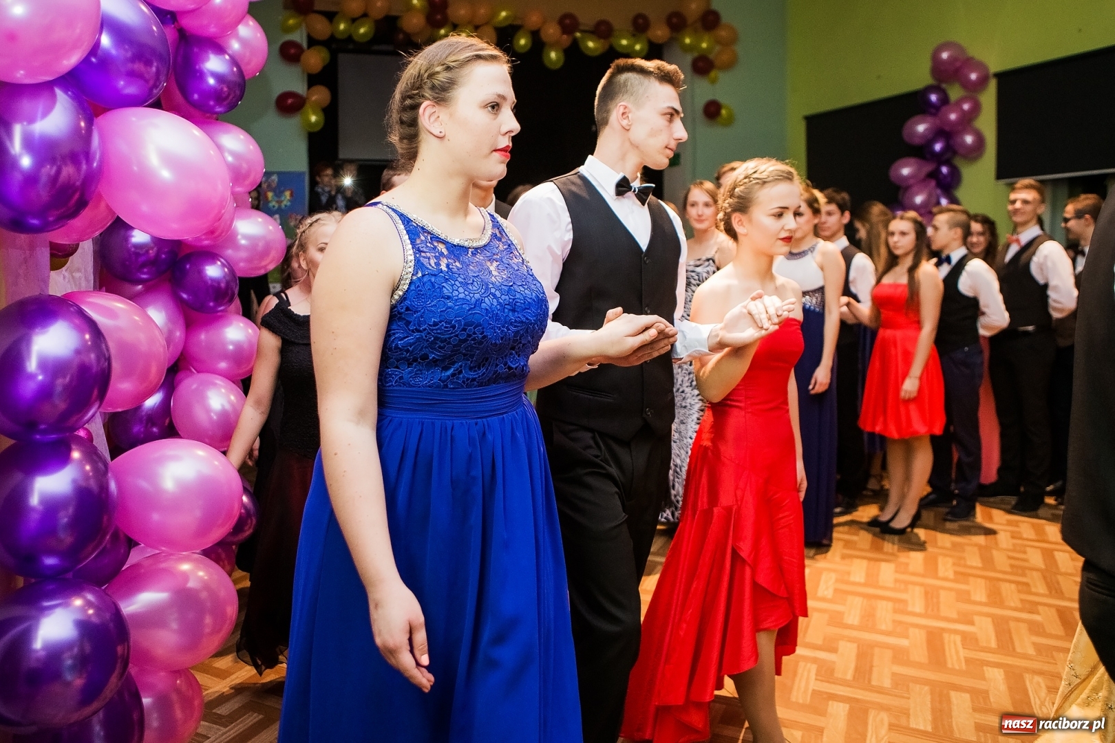 Zdjęcie w galerii na portalu naszraciborz.pl: Andrzejkowy zawrót głowy w Młodzieżowym Domu Kultury wiadomości z regionu