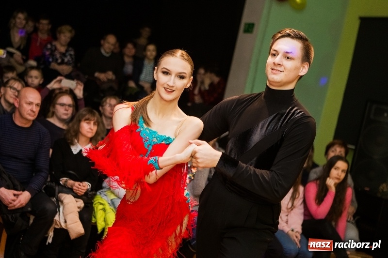 Zdjęcie w galerii na portalu naszraciborz.pl: Andrzejkowy zawrót głowy w Młodzieżowym Domu Kultury wiadomości z regionu