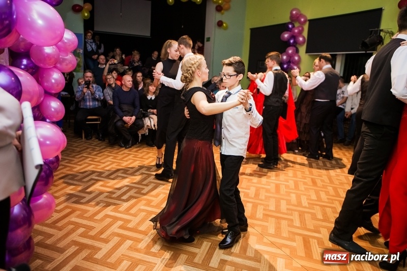 Zdjęcie w galerii na portalu naszraciborz.pl: Andrzejkowy zawrót głowy w Młodzieżowym Domu Kultury wiadomości z regionu