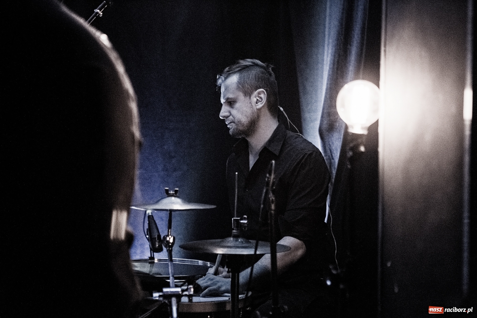 Zdjęcie w galerii na portalu naszraciborz.pl: Koncert zespołu Mikromusic na Końcu Świata wiadomości z regionu