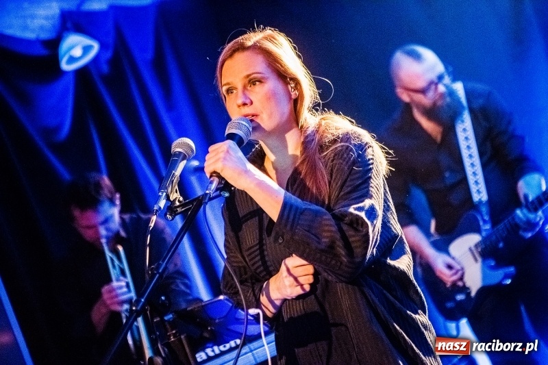 Zdjęcie w galerii na portalu naszraciborz.pl: Koncert zespołu Mikromusic na Końcu Świata wiadomości z regionu