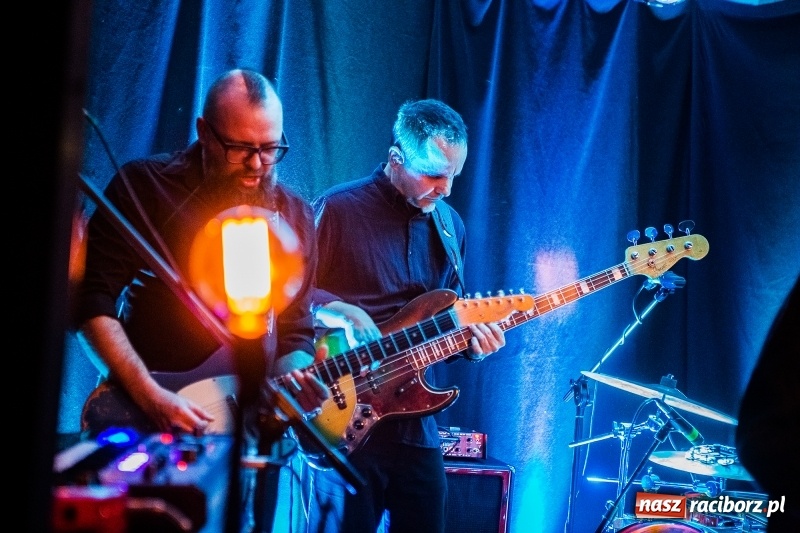 Zdjęcie w galerii na portalu naszraciborz.pl: Koncert zespołu Mikromusic na Końcu Świata wiadomości z regionu