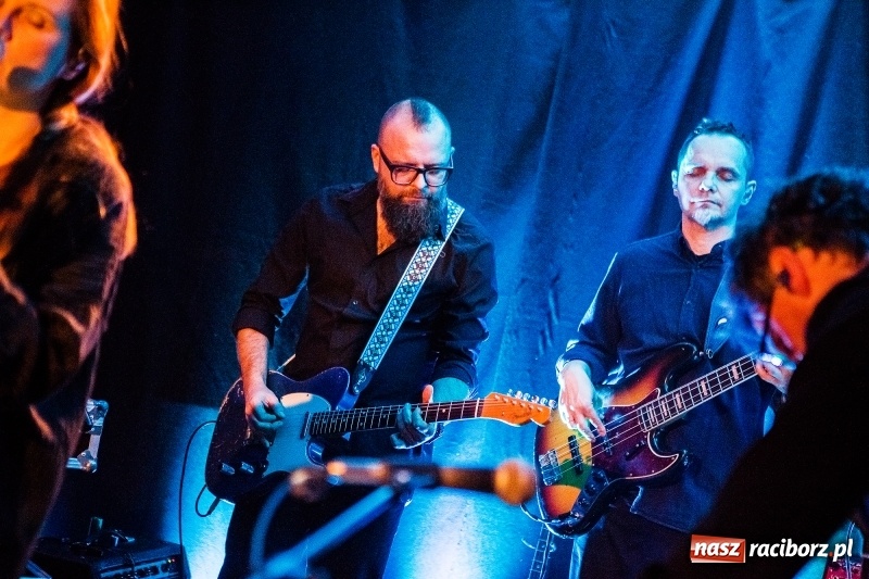 Zdjęcie w galerii na portalu naszraciborz.pl: Koncert zespołu Mikromusic na Końcu Świata wiadomości z regionu