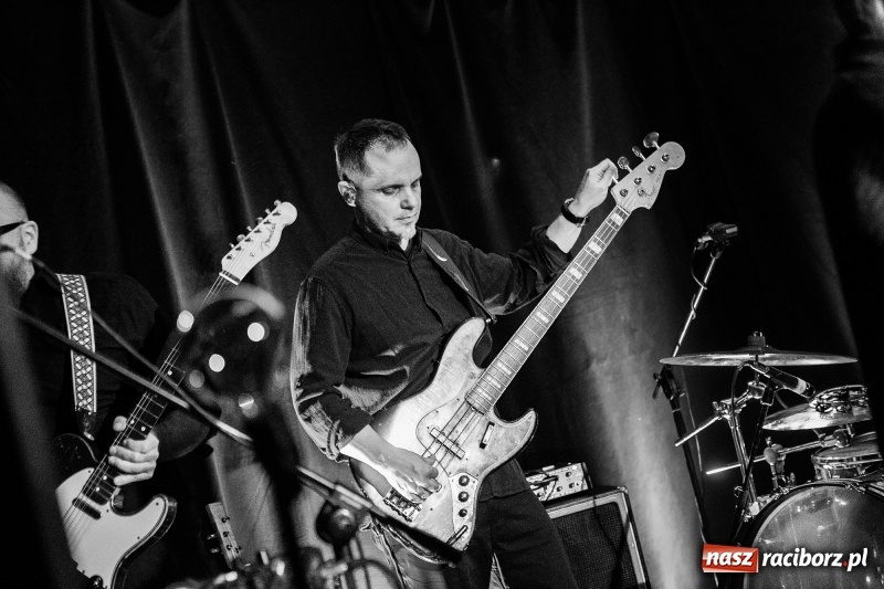 Zdjęcie w galerii na portalu naszraciborz.pl: Koncert zespołu Mikromusic na Końcu Świata wiadomości z regionu