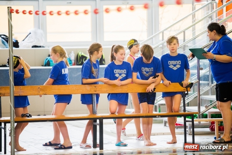 Zdjęcie w galerii na portalu naszraciborz.pl: Mikołajkowe Zawody Pływackie w ZSOMS wiadomości z regionu