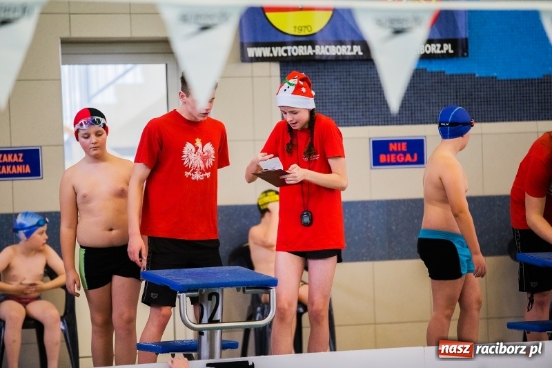 Zdjęcie w galerii na portalu naszraciborz.pl: Mikołajkowe Zawody Pływackie w ZSOMS wiadomości z regionu