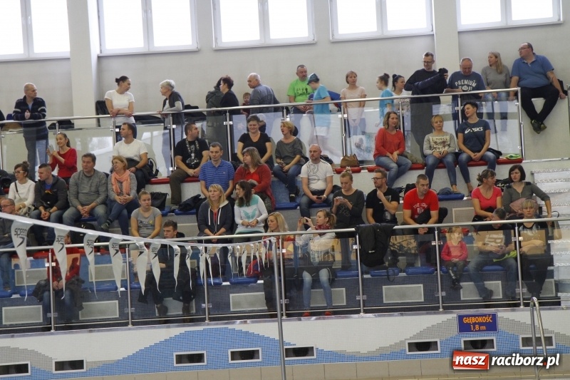 Zdjęcie w galerii na portalu naszraciborz.pl: Mikołajkowe Zawody Pływackie w ZSOMS wiadomości z regionu