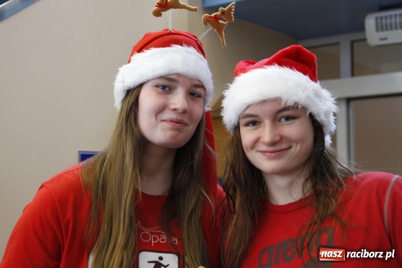 Zdjęcie w galerii na portalu naszraciborz.pl: Mikołajkowe Zawody Pływackie w ZSOMS wiadomości z regionu