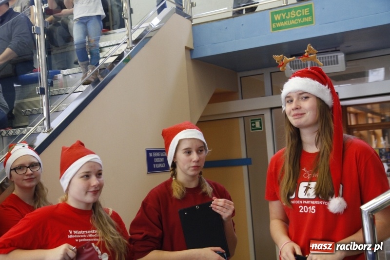 Zdjęcie w galerii na portalu naszraciborz.pl: Mikołajkowe Zawody Pływackie w ZSOMS wiadomości z regionu